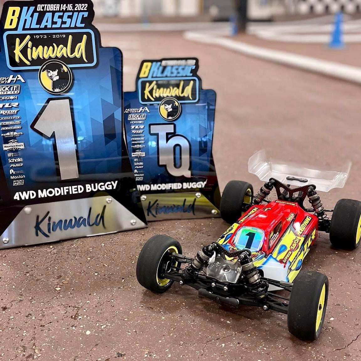 1up Racing Off-Road Team doing some Damage at Hobby Action