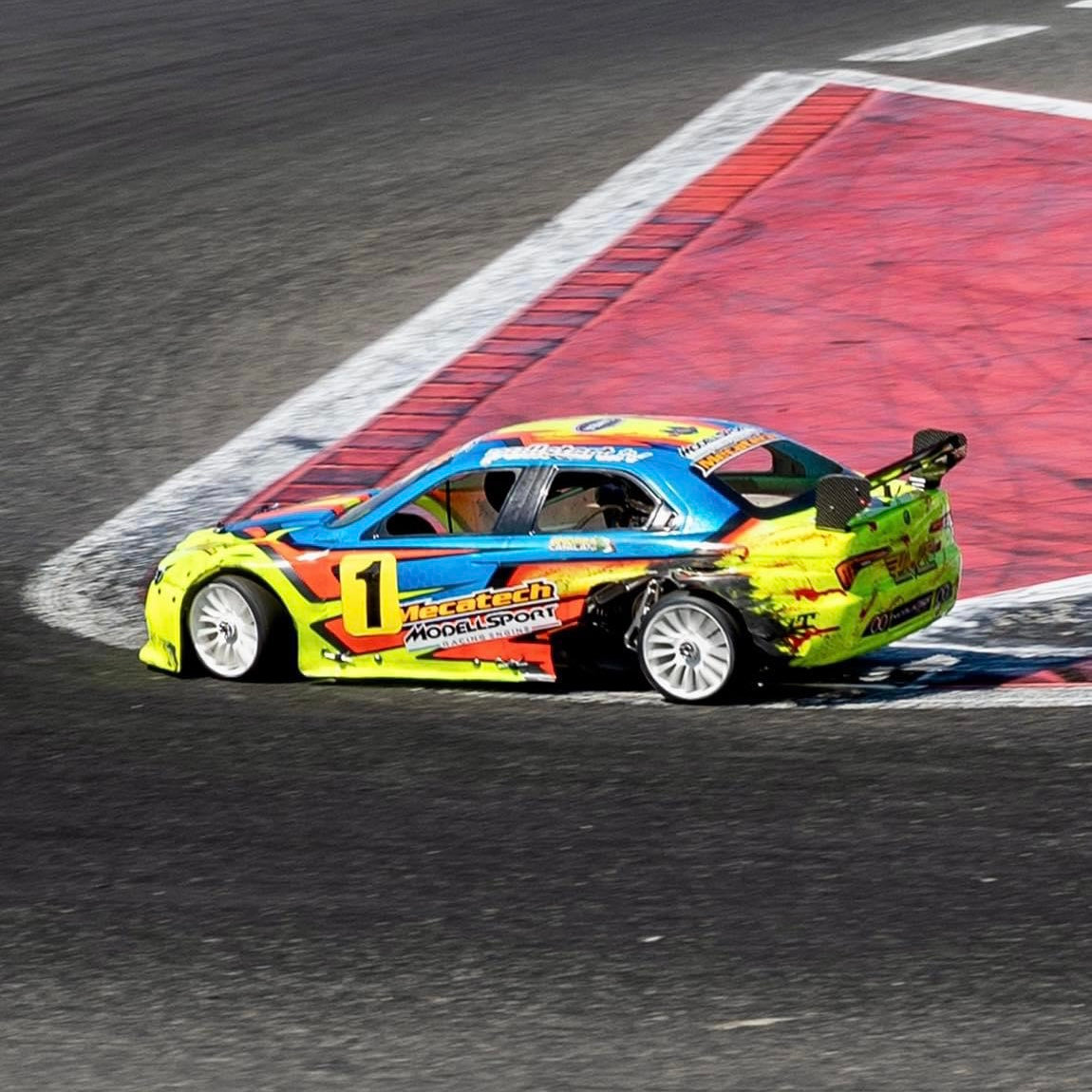 Tire Blow Out Action from the 1/5 On-Road Worlds